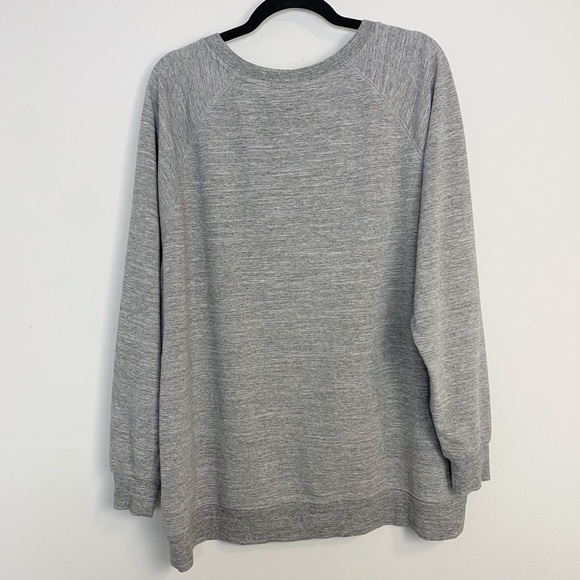 Wildfox Pour Favor Graphic Sweatshirt - Picture 7 of 9